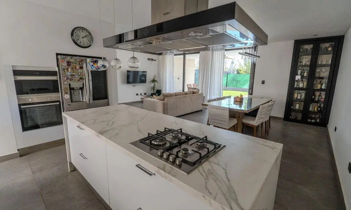 B° PRIVADO RINCON DE DRUMMOND| 4 Dormitorios | 4 Baños | Piscina | Losa Radiante 3