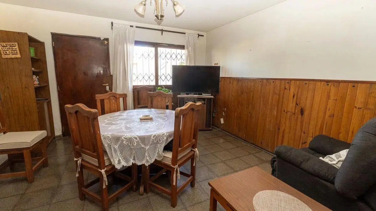 Casa En Venta Godoy Cruz- Apta Credito / 3 Dorm/ Piscina/ Cochera Doble/ A Metro 3