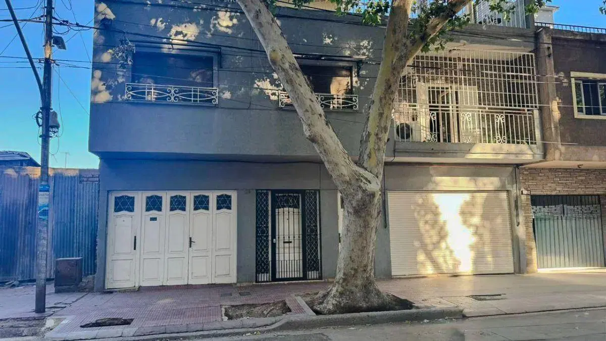 Depto En Venta Cuarta Sección/ Planta Baja/ 2 Dorm/ Patio/ A Reciclar 4