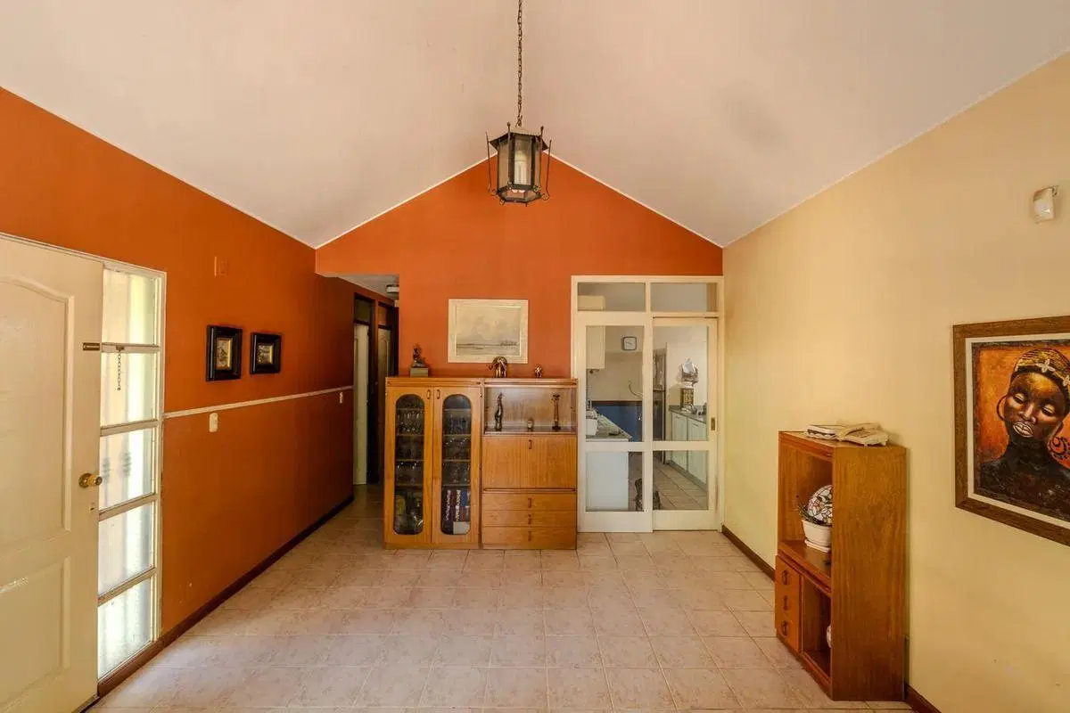 Casa En B° Cementista Residencial/ Apta Credito /Permutas/ 3 Dorm/ Cochera Doble 4