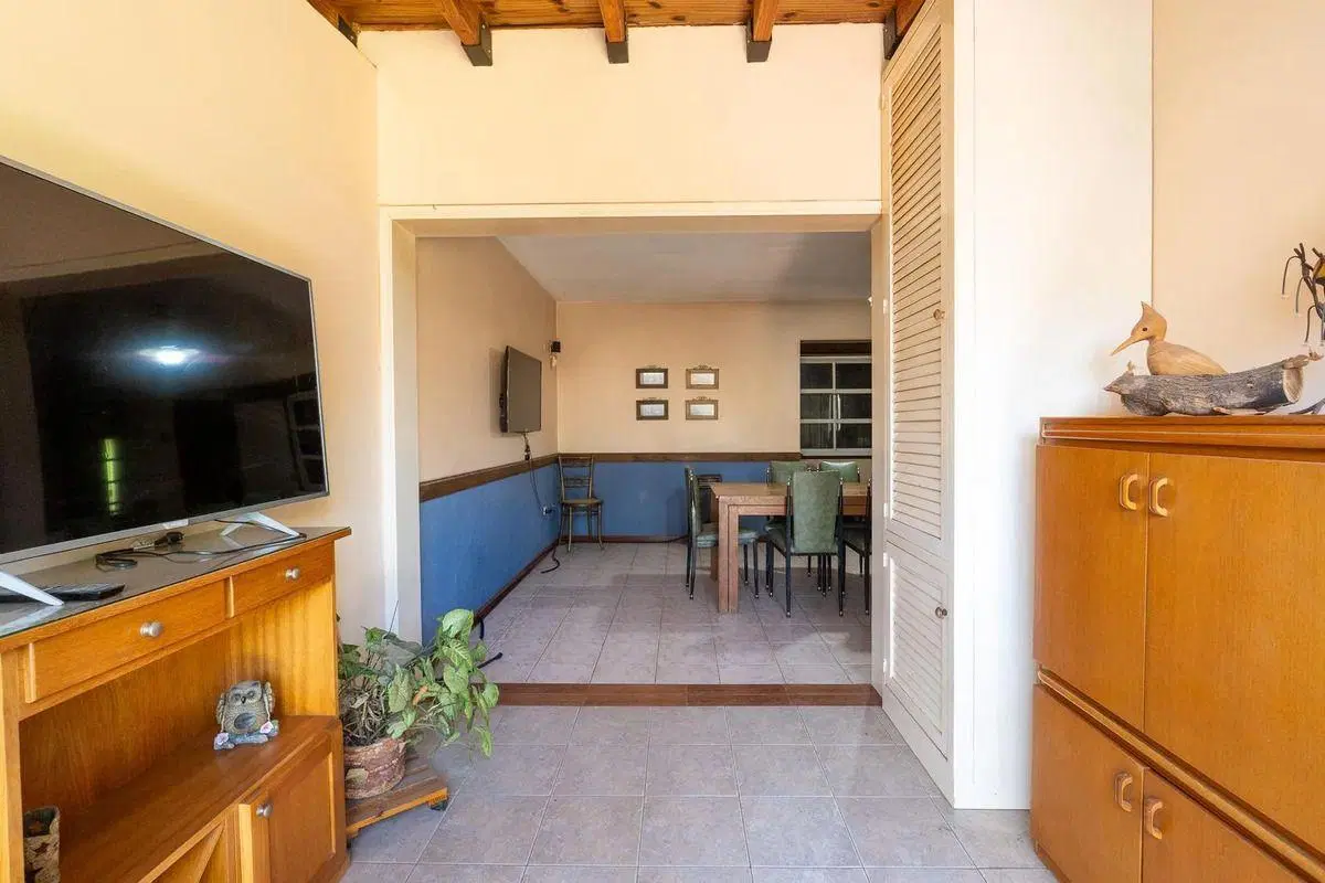 Casa En B° Cementista Residencial/ Apta Credito /Permutas/ 3 Dorm/ Cochera Doble 5
