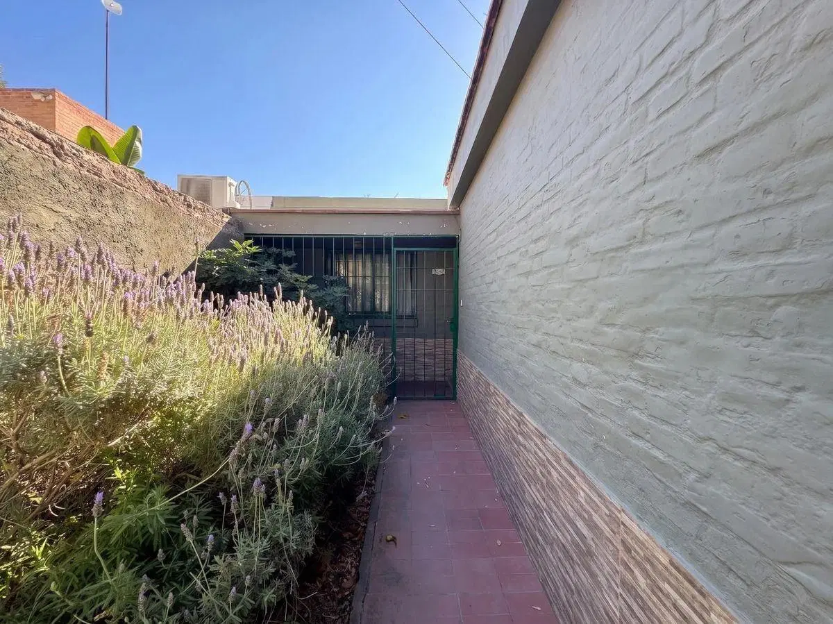 B° AMARO CASA EN VENTA | 3 Dorm | 3 Baños | Cochera Doble Pasante  | Patio 2