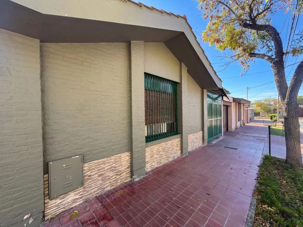B° AMARO CASA EN VENTA | 3 Dorm | 3 Baños | Cochera Doble Pasante  | Patio 3