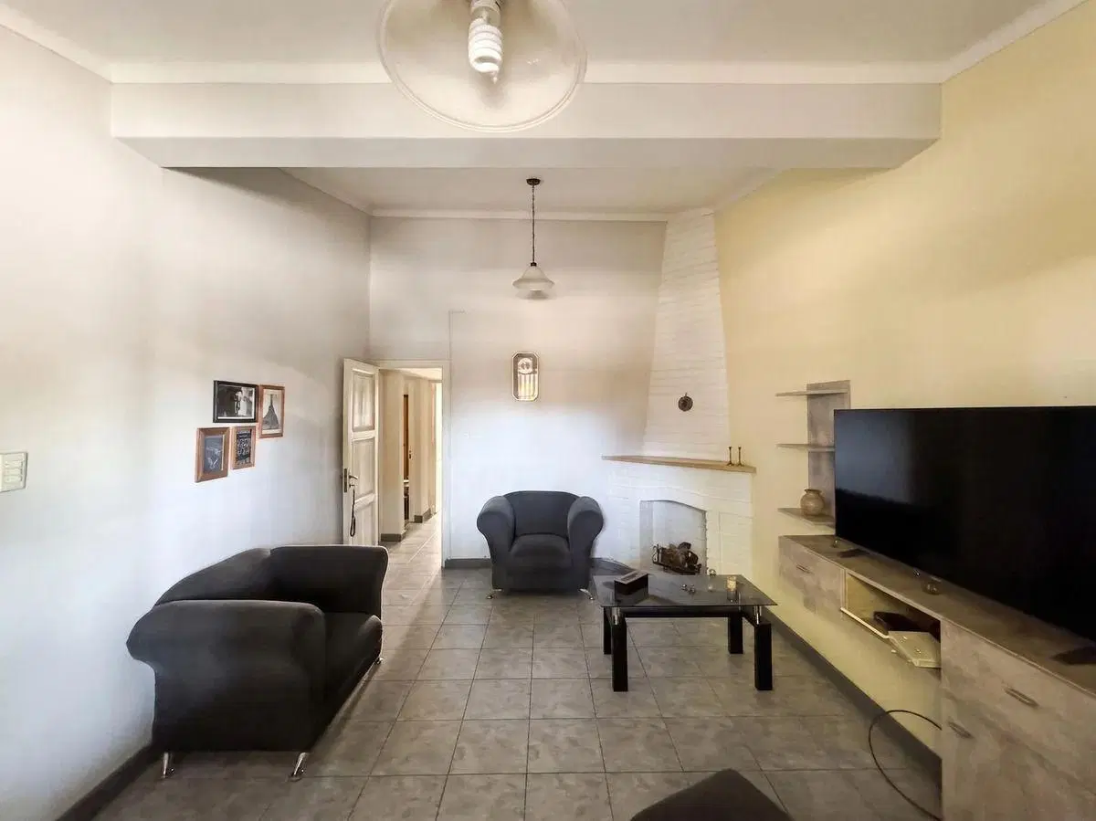 Casa 460 M2 Terreno  |251 M2 Cubiertos  |  3 Dormitorios + Galpón Con Oficinas | 3