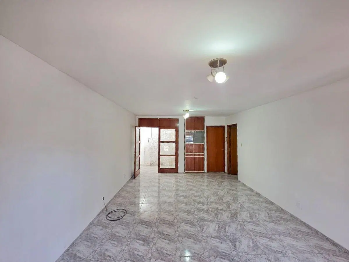 Casa 5 ambientes 3 dormitorios. | Abraham Lemos al 3400 2