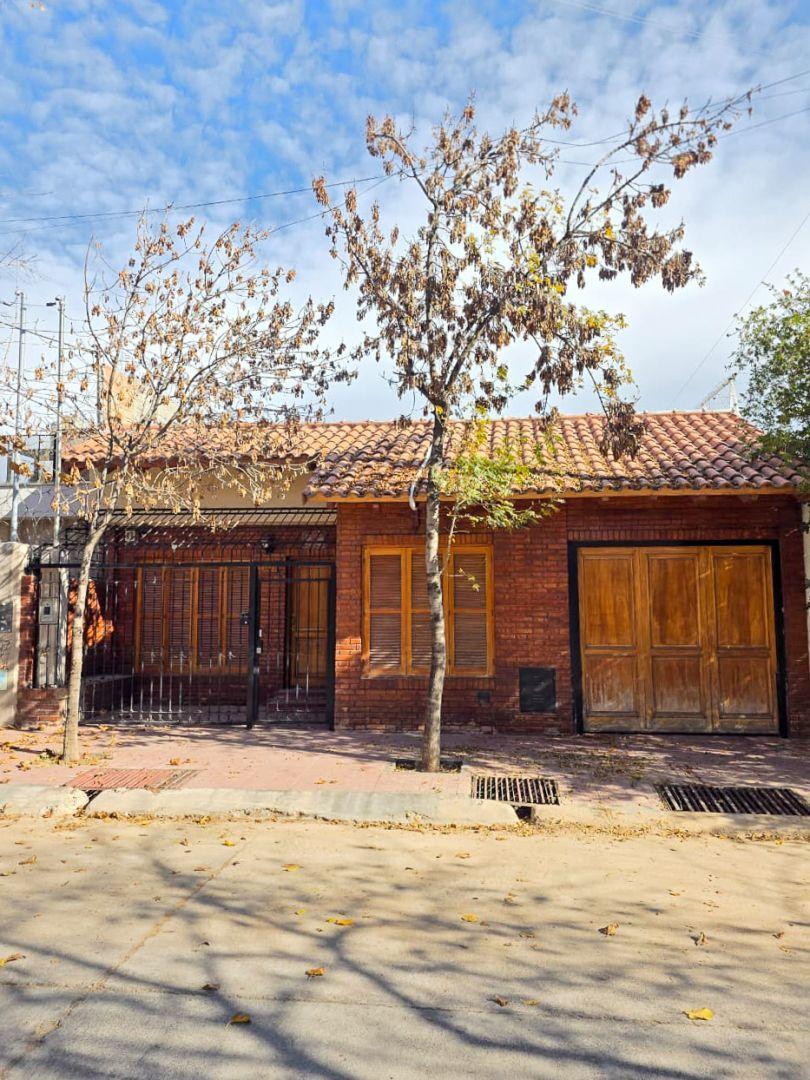 Foto de CASA EN ALQUILER 6TA SECCION I 3 DORM I COCHERAI JARDINI ALARMA, imagen 4