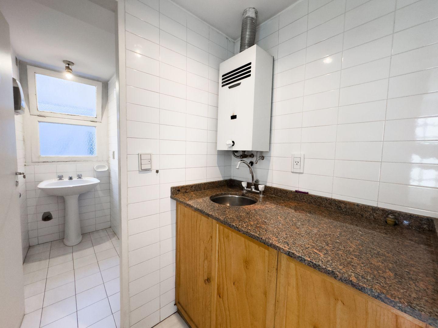 Foto de Oficina | 2 Privados + Recepción | 5to Piso Contrafrente, imagen 5