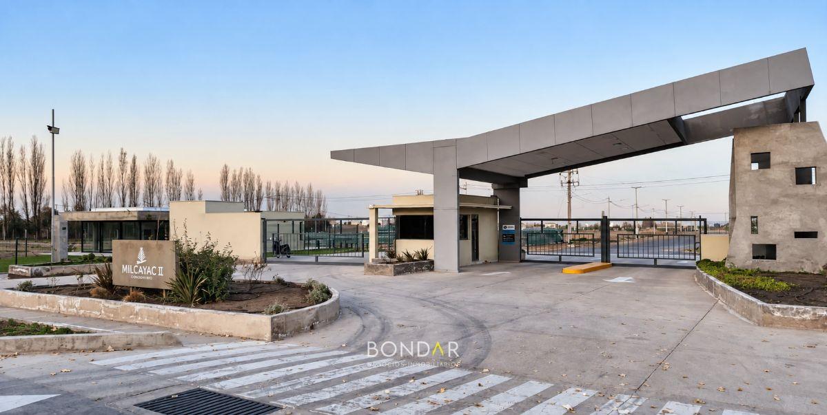 Foto de B° MILCAYAC II- LOTE ESQUINA EN VENTA 556 M2 I SERVICIOS I SEG 24 HS I, imagen 4