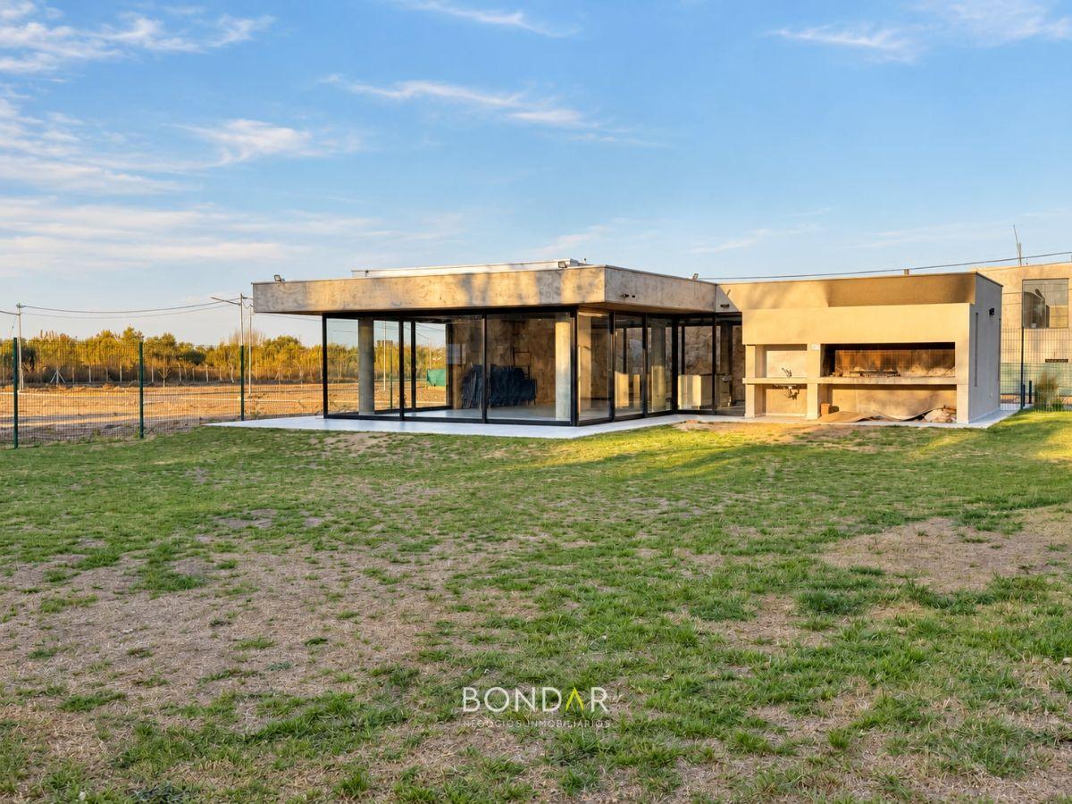 Foto de B° MILCAYAC II- LOTE ESQUINA EN VENTA 556 M2 I SERVICIOS I SEG 24 HS I, imagen 3