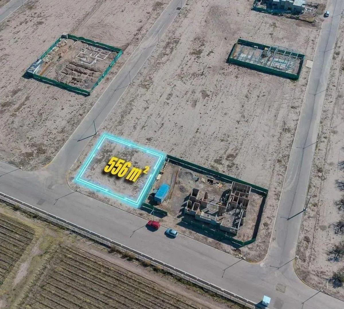Foto de B° MILCAYAC II- LOTE ESQUINA EN VENTA 556 M2 I SERVICIOS I SEG 24 HS I, imagen 2