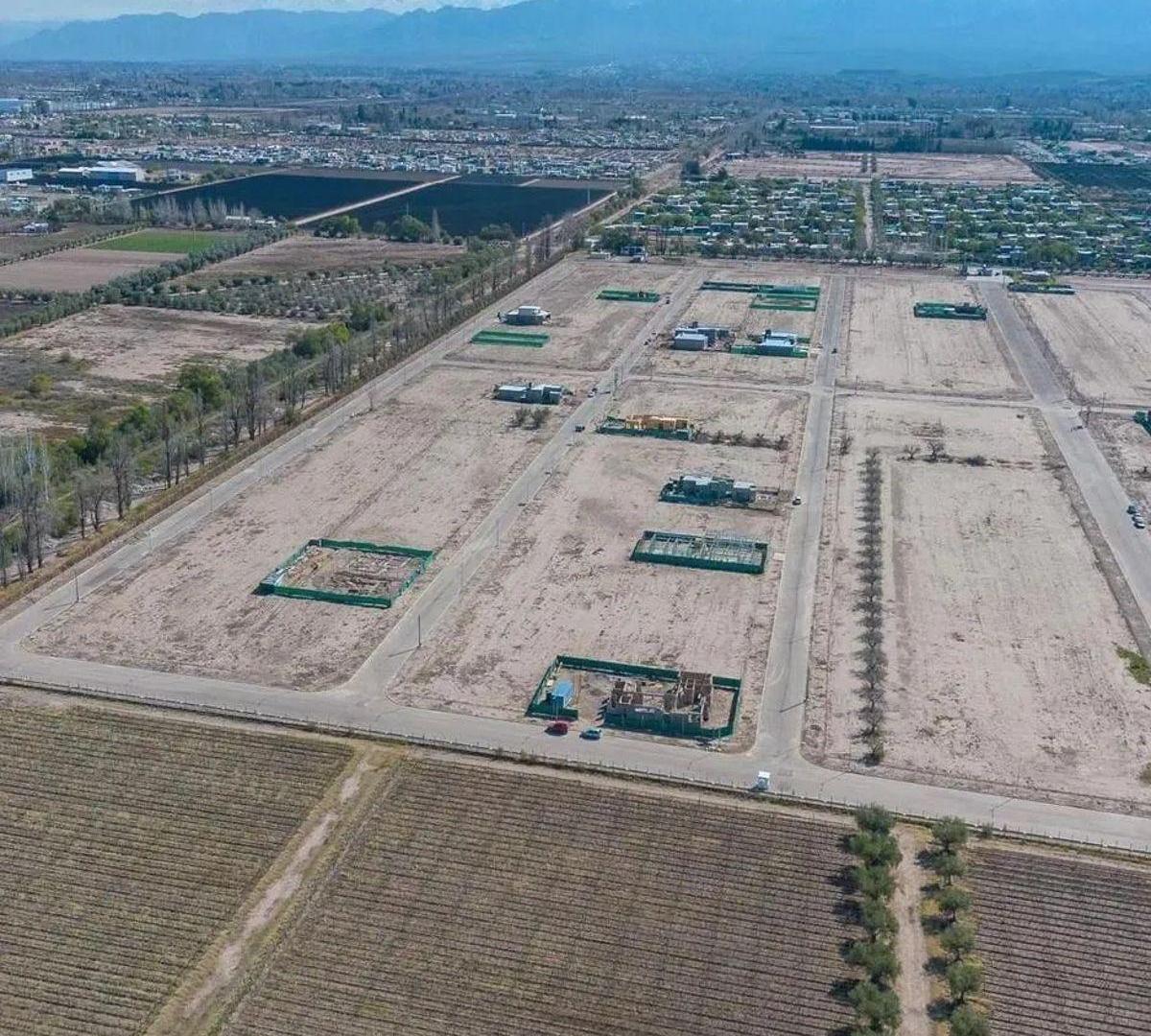 Foto de B° MILCAYAC II- LOTE ESQUINA EN VENTA 556 M2 I SERVICIOS I SEG 24 HS I, imagen 5