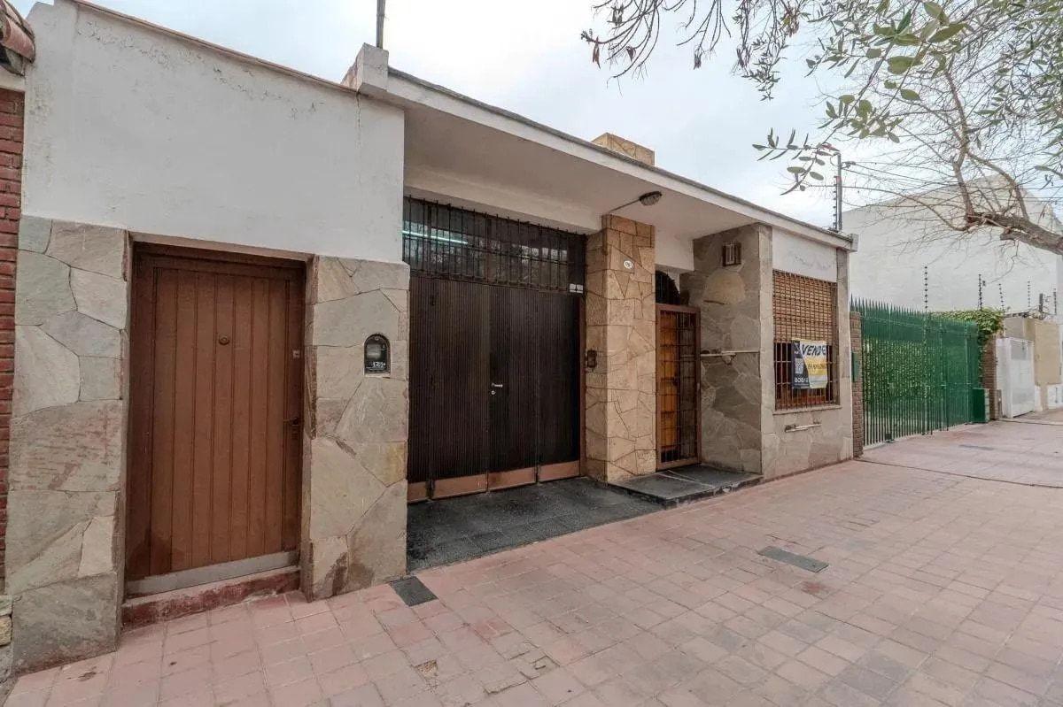 Foto de Oportunidad- Casa En Venta 6ta Seccion / 3 Dorm / 2 Baño / Cochera /, imagen 1