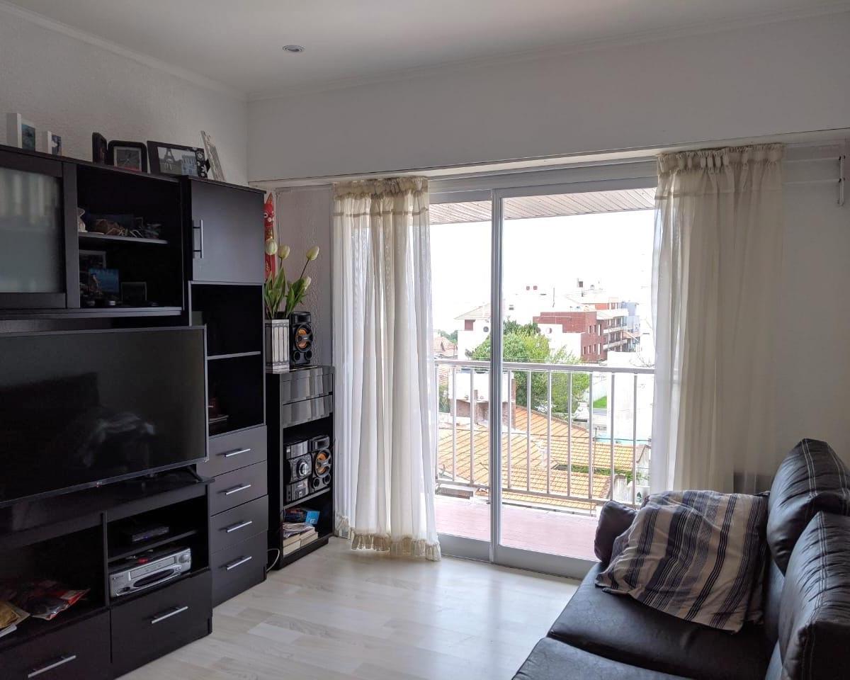 Departamento en tercer piso barrio Faro Norte