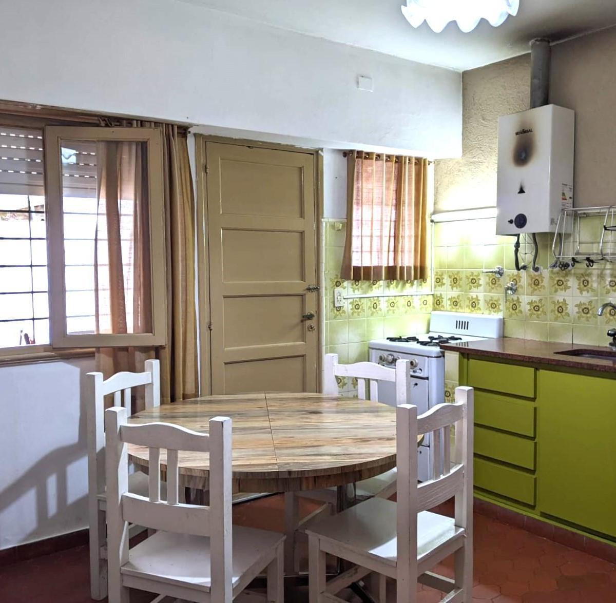 Foto de Departamento con local en barrio Villa Lourdes, imagen 3