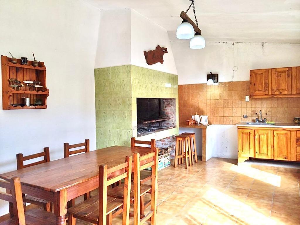 Chalet Dos Plantas Ubicado en Barrio Bosque Alegre 5