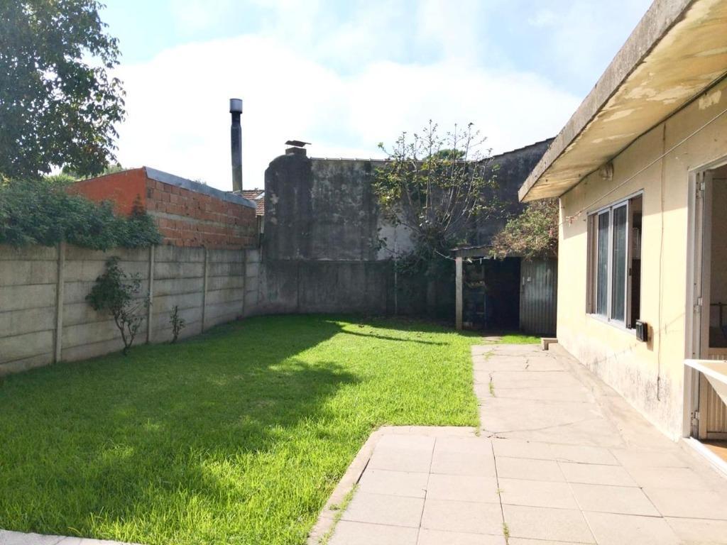 Chalet Dos Plantas Ubicado en Barrio Bosque Alegre 4