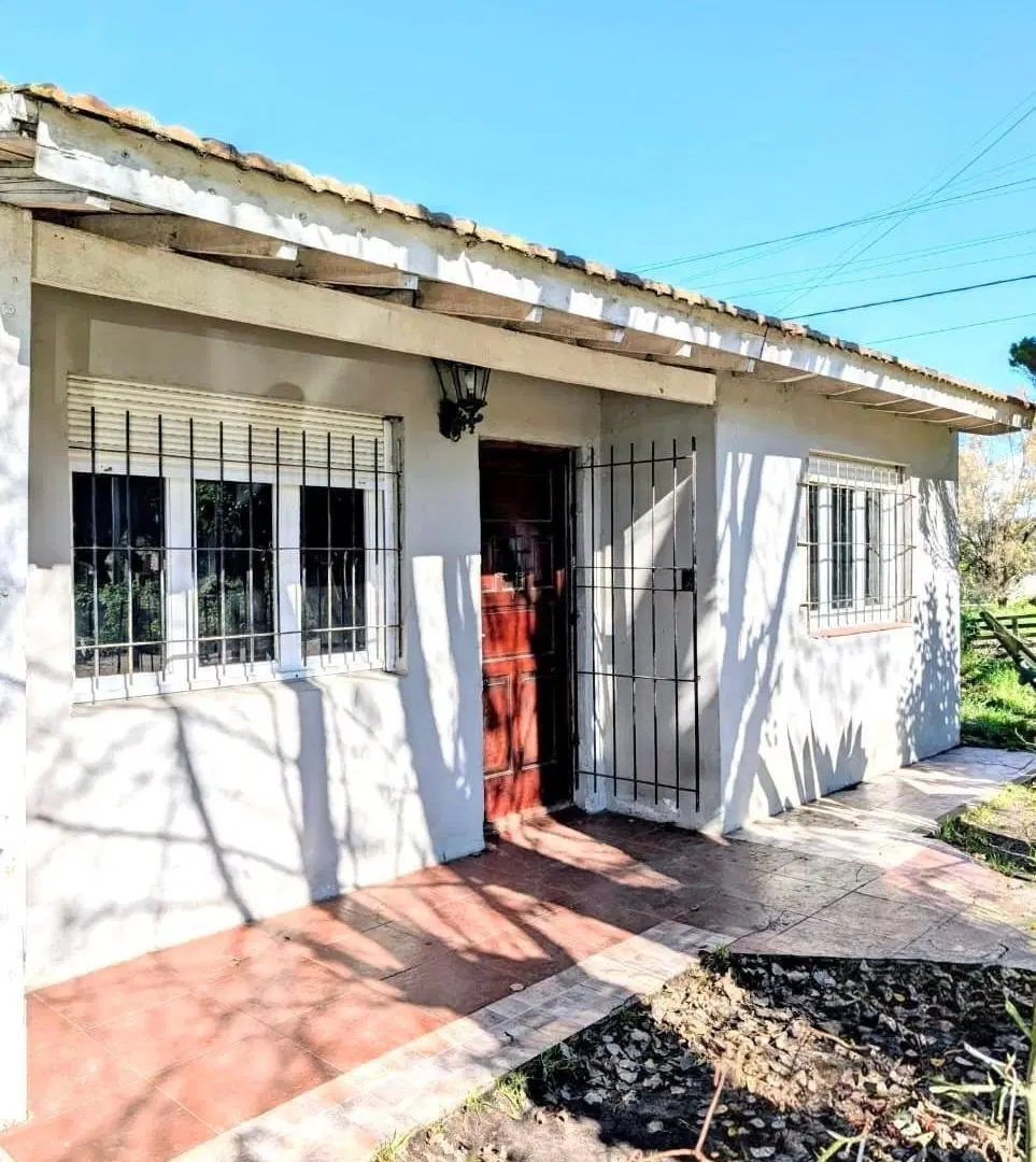 Chalet tres ambientes en Barrio San Jacinto 2