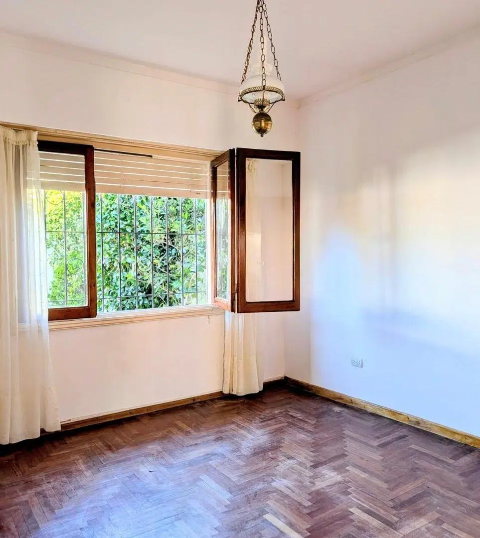 Chalet 5 ambientes en Barrio Punta Mogotes 5