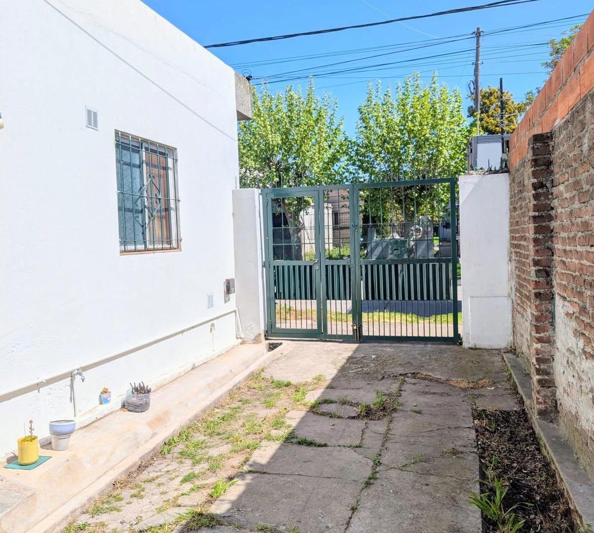 Foto de Casa tres ambientes con dependencia en Zona Puerto, imagen 3
