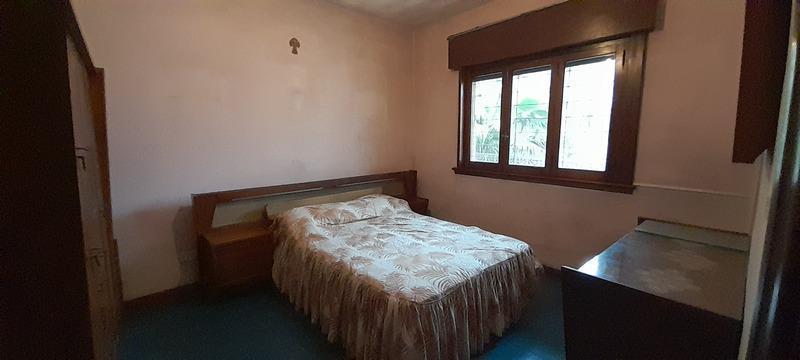 OPORTUNIDAD Casa sobre amplio lote 285m2