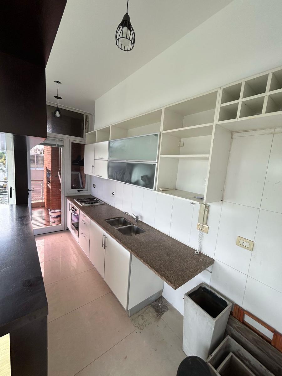 Hermoso Departamento 2 Amb. con Amplio Balcon y Vista a La Plaza en Torre de Lujo 1