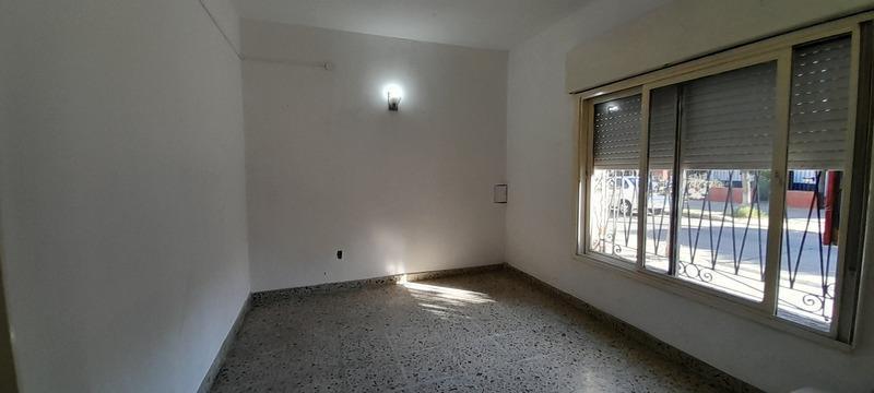 Foto de Casa multifamiliar 7 ambientes sobre amplio lote en Villa Madero, imagen 5