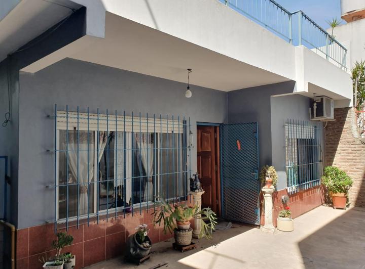 Casa en Isidro Casanova 4