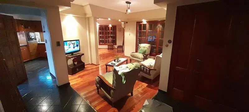 Casa de 4 ambientes en Lomas del Mirador 1