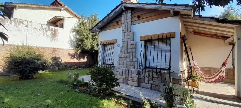 Casa de 4 ambientes en Lomas del Mirador 4