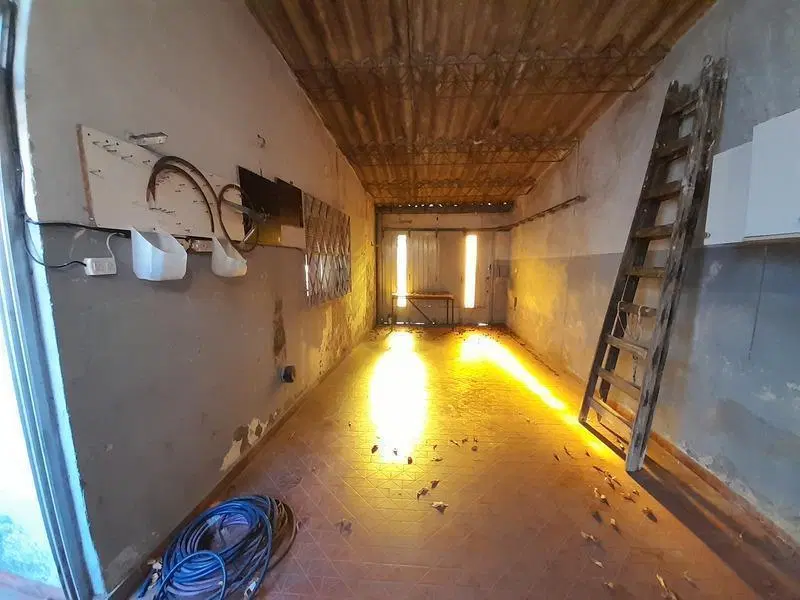 Casa a refaccionar sobre lote propio 1