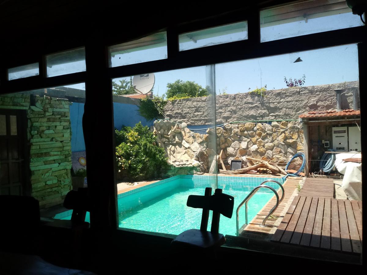 Foto de VENTA CHALET CON PISCINA y QUINCHO- RETASADO !!, imagen 2
