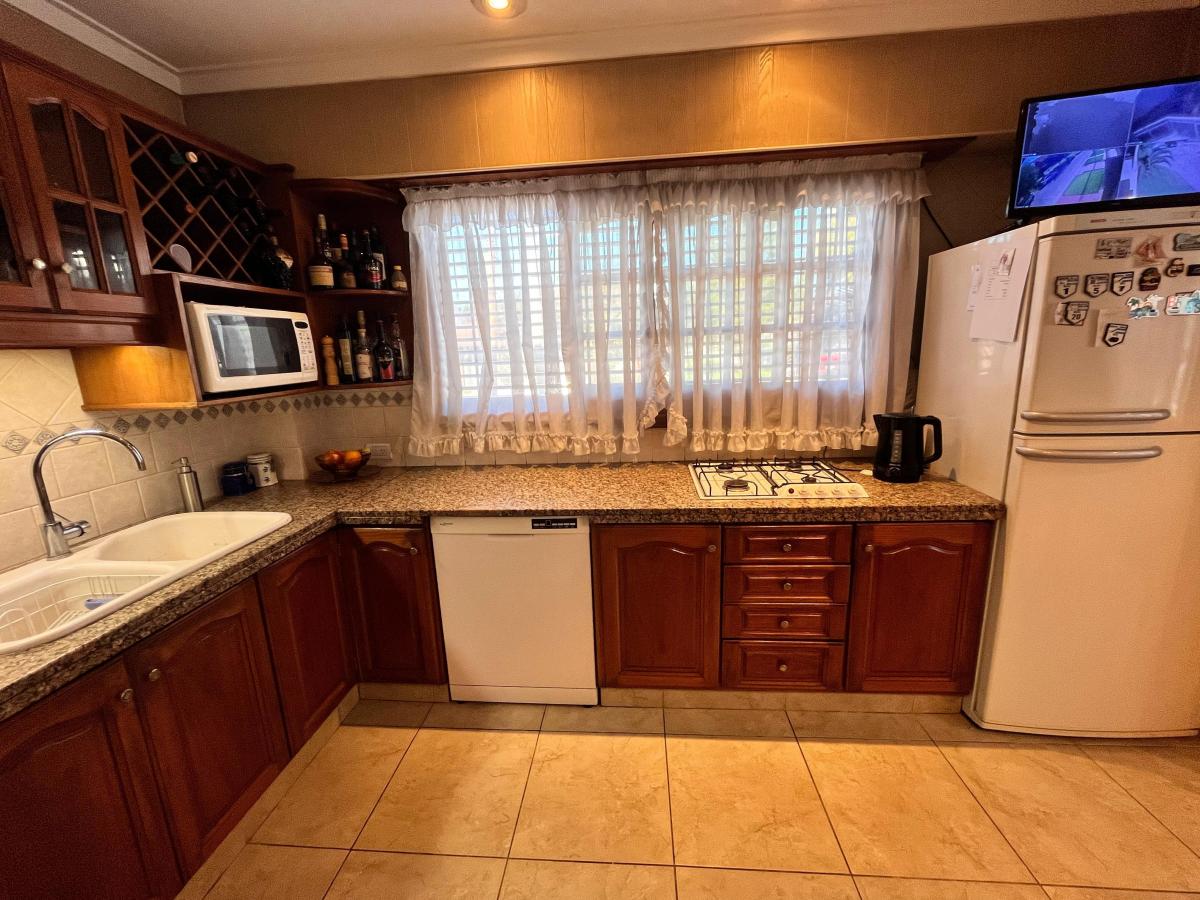 Foto de VENTA O PERMUTA CHALET EN COLINAS DE PERALTA RAMOS, imagen 3