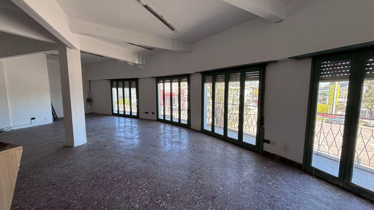 Foto de Alquilo Oficina sobre Avenida Juan B. Justo – Ideal uso comercial o, imagen 3