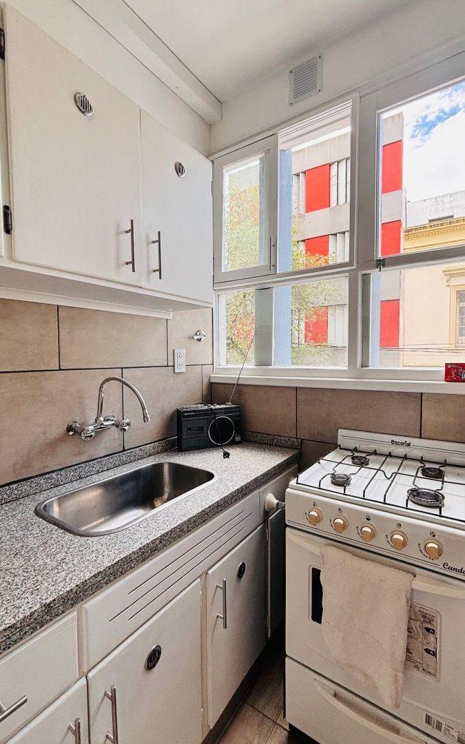 Foto de Venta Departamento Monoambiente Reciclado – Zona La Perla, a 2 cuadras, imagen 4