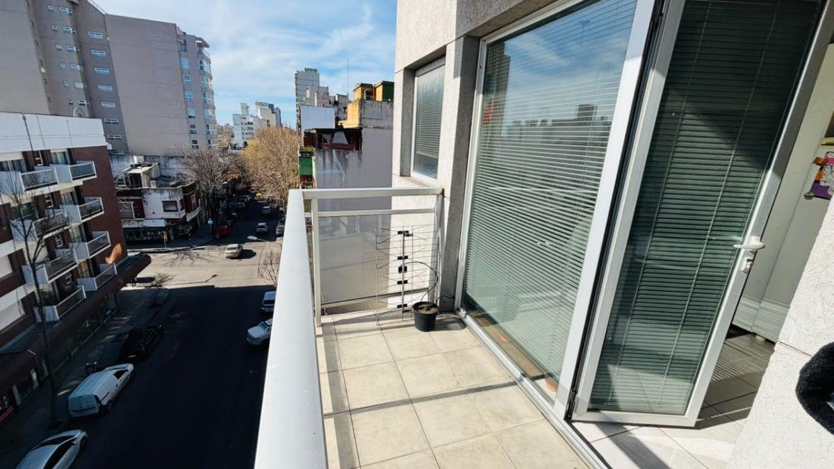 Foto de VENTA DEPARTAMENTO 2 AMBIENTES CON BALCÓN AL FRENTE, MACROCENTRO DE MAR, imagen 3
