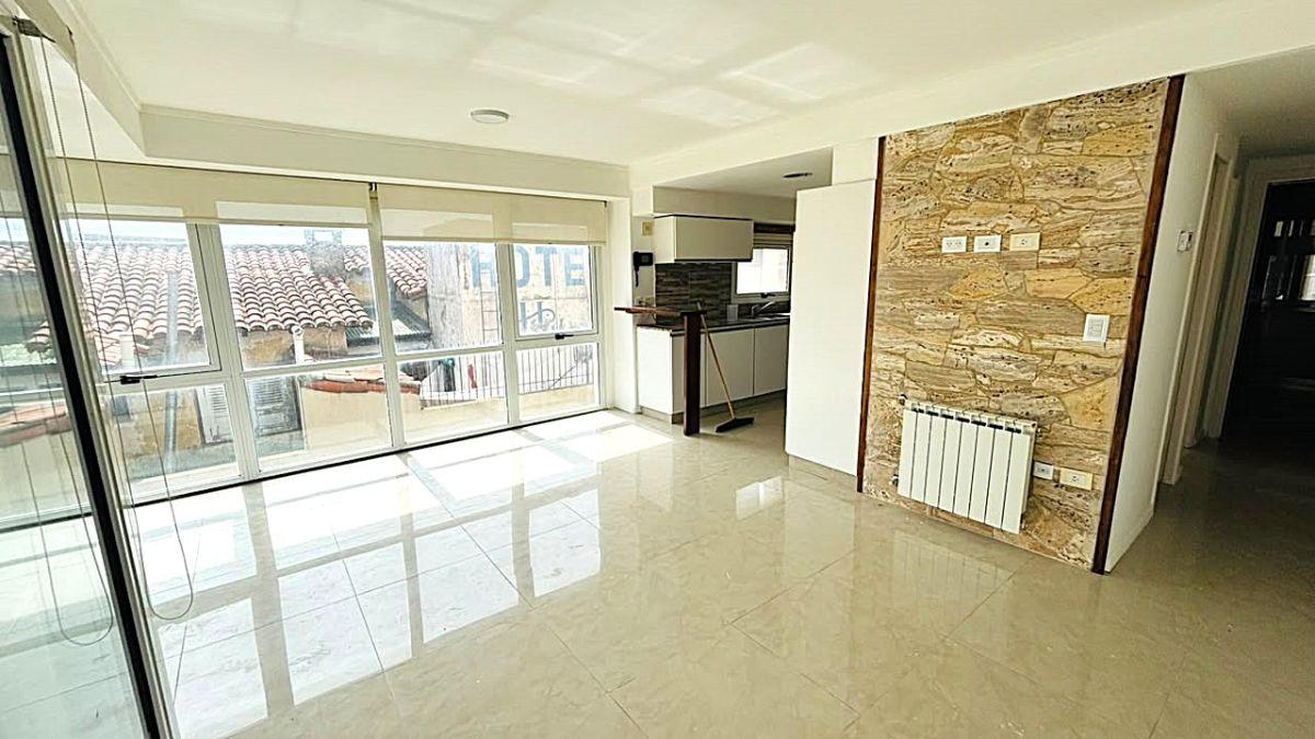 Foto de VENTA DEPARTAMENTO 2 AMBIENTES CON BALCÓN Y COCHERA, EDIFICIO JUANA DEL, imagen 5