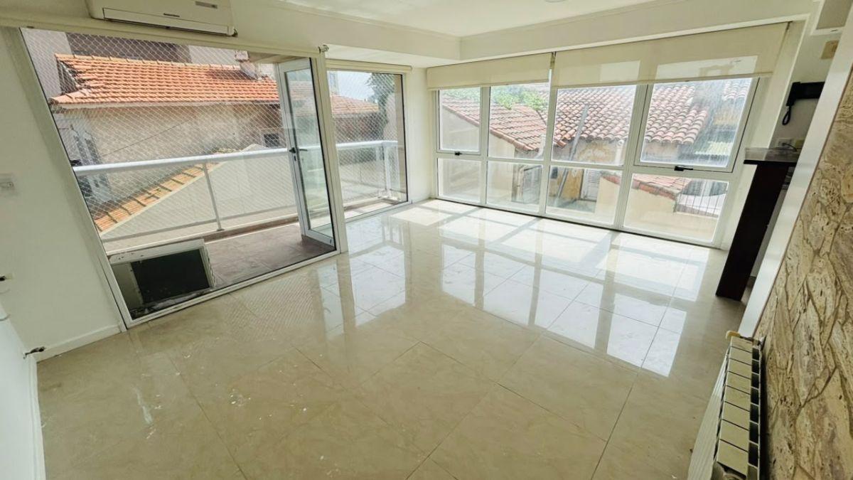 Foto de VENTA DEPARTAMENTO 2 AMBIENTES CON BALCÓN Y COCHERA, EDIFICIO JUANA DEL, imagen 2