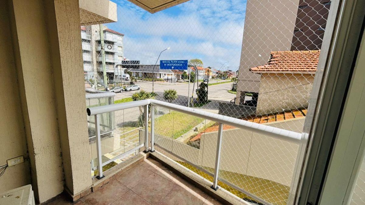 Foto de VENTA DEPARTAMENTO 2 AMBIENTES CON BALCÓN Y COCHERA, EDIFICIO JUANA DEL, imagen 3