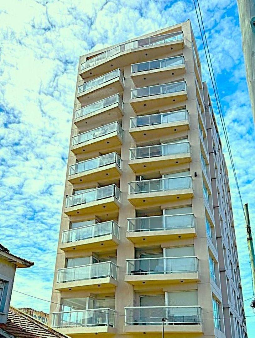 Foto de VENTA DEPARTAMENTO 2 AMBIENTES CON BALCÓN Y COCHERA, EDIFICIO JUANA DEL, imagen 1
