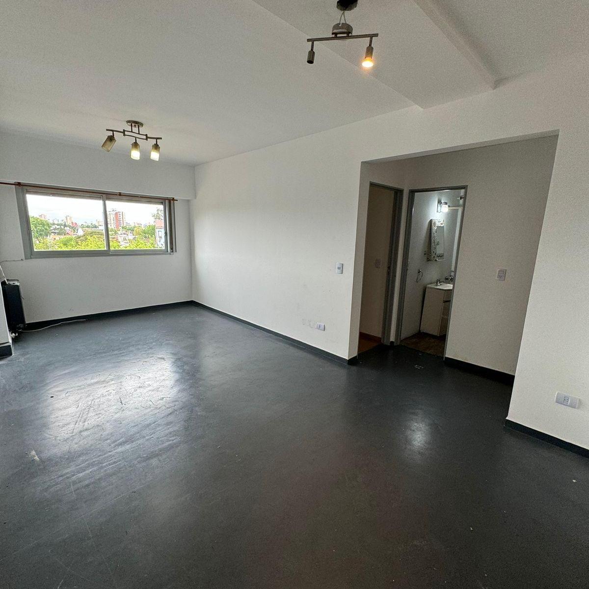 Venta Departamento 3 Ambientes en Floresta, Permuta por Menor Valor. 3