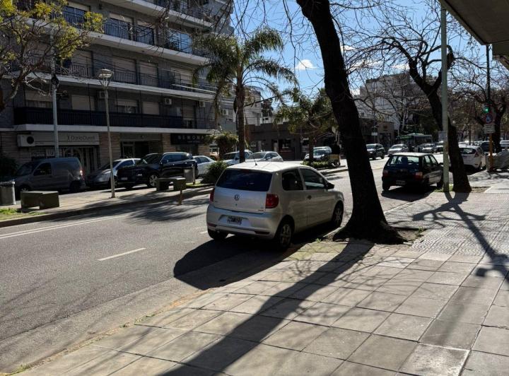 ALQUILER TEMPORAL AMOBLADO DEPTO 3 AMBIENTES CON COCHERA EN VILLA DEVOTO 4