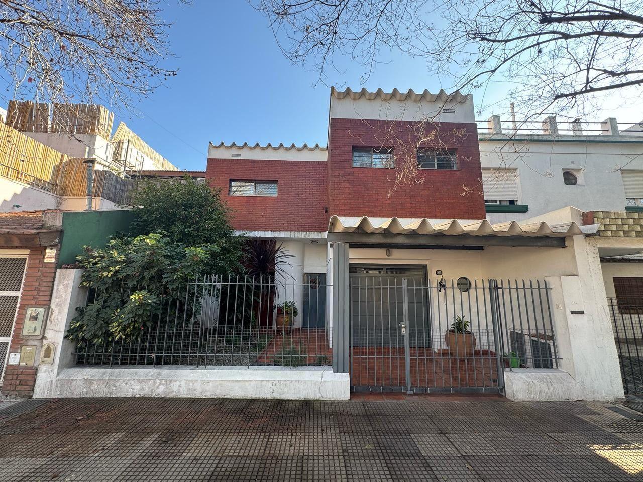 Foto de Venta de Muy Linda Casa Lote Propio en Villa Devoto., imagen 1