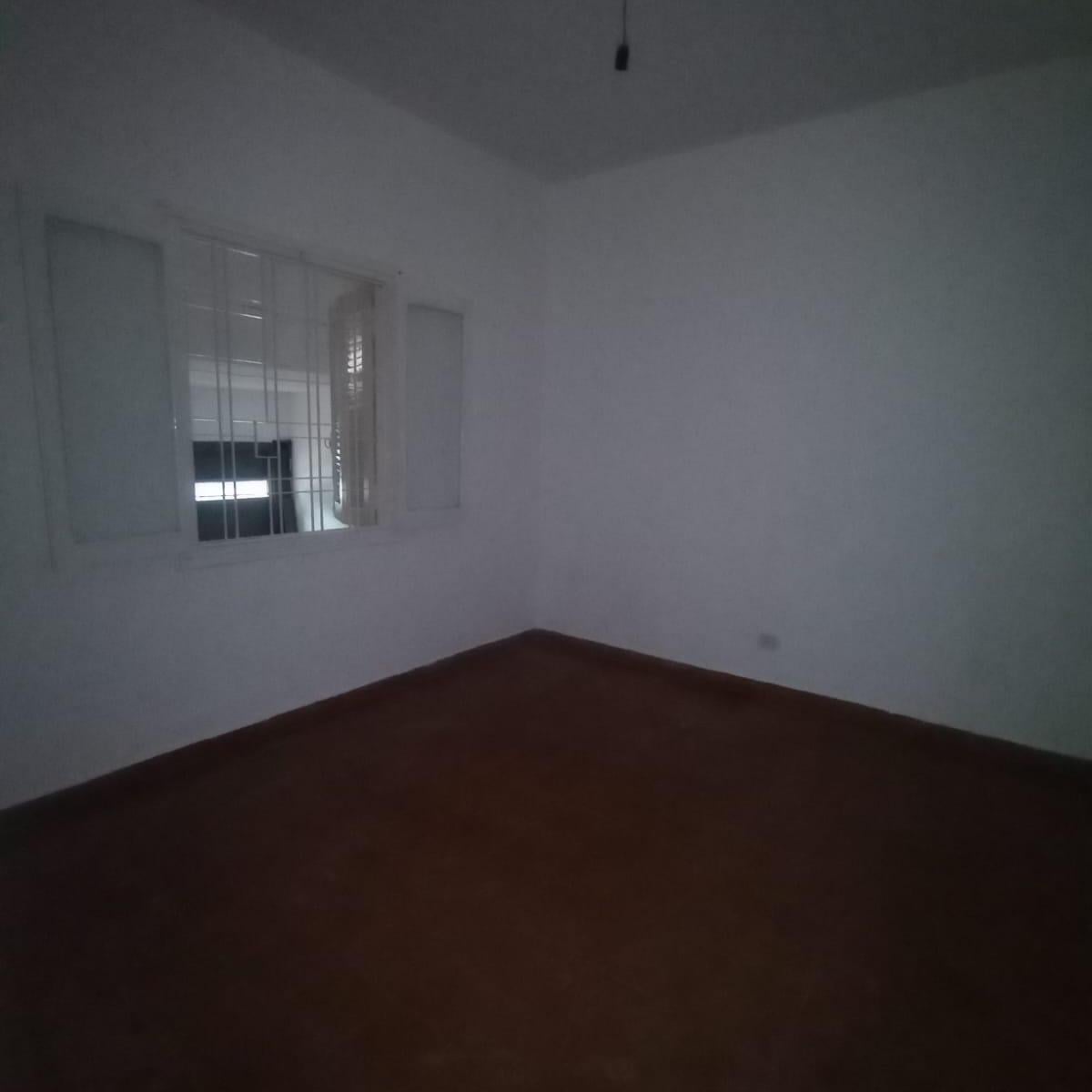 Foto de CASA DE 3 DORM. EN VENTA A DOS CUADRAS DE AV. COLON, imagen 3
