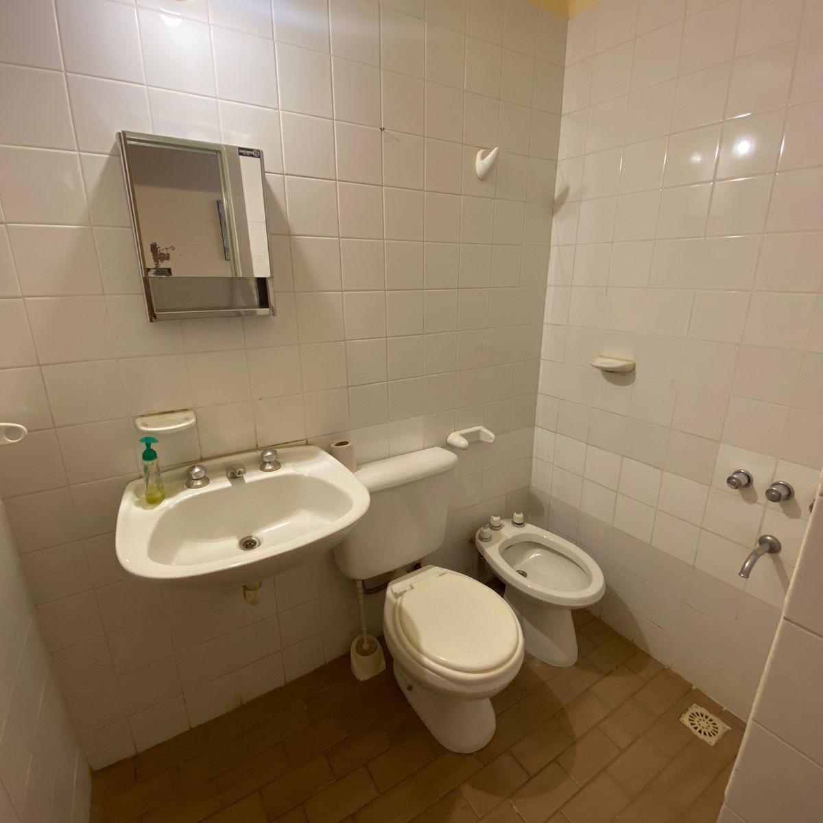 Depto. de 1 Dorm. a La Venta en Alberdi - Artigas y Dean Funes 5