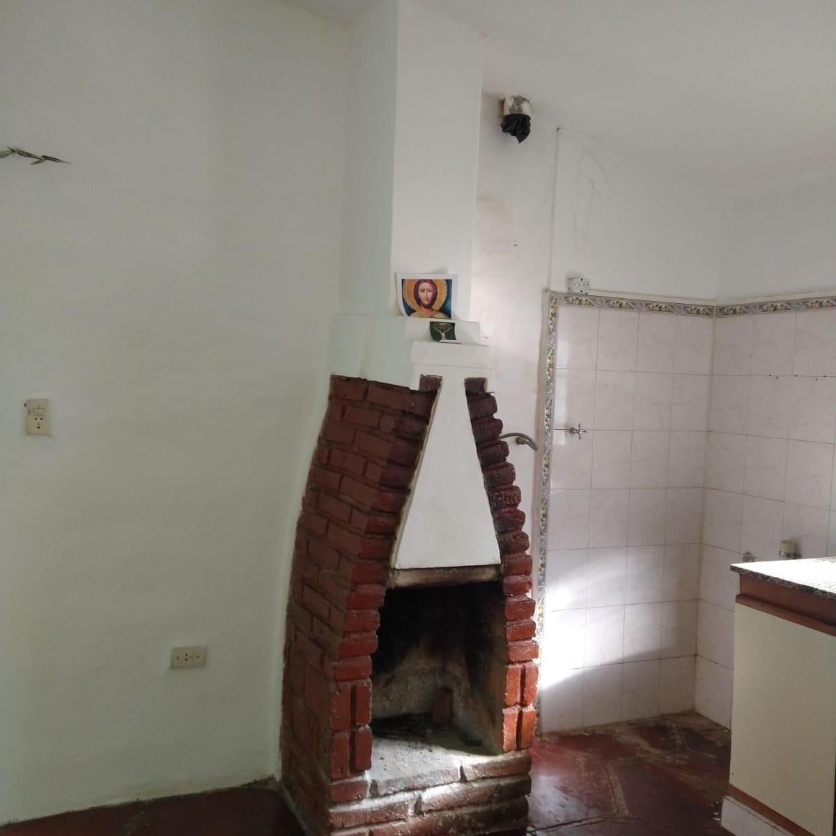 Casa en Venta de Cuatro Dorm. en Unquillo. Terreno de 800 m² 5