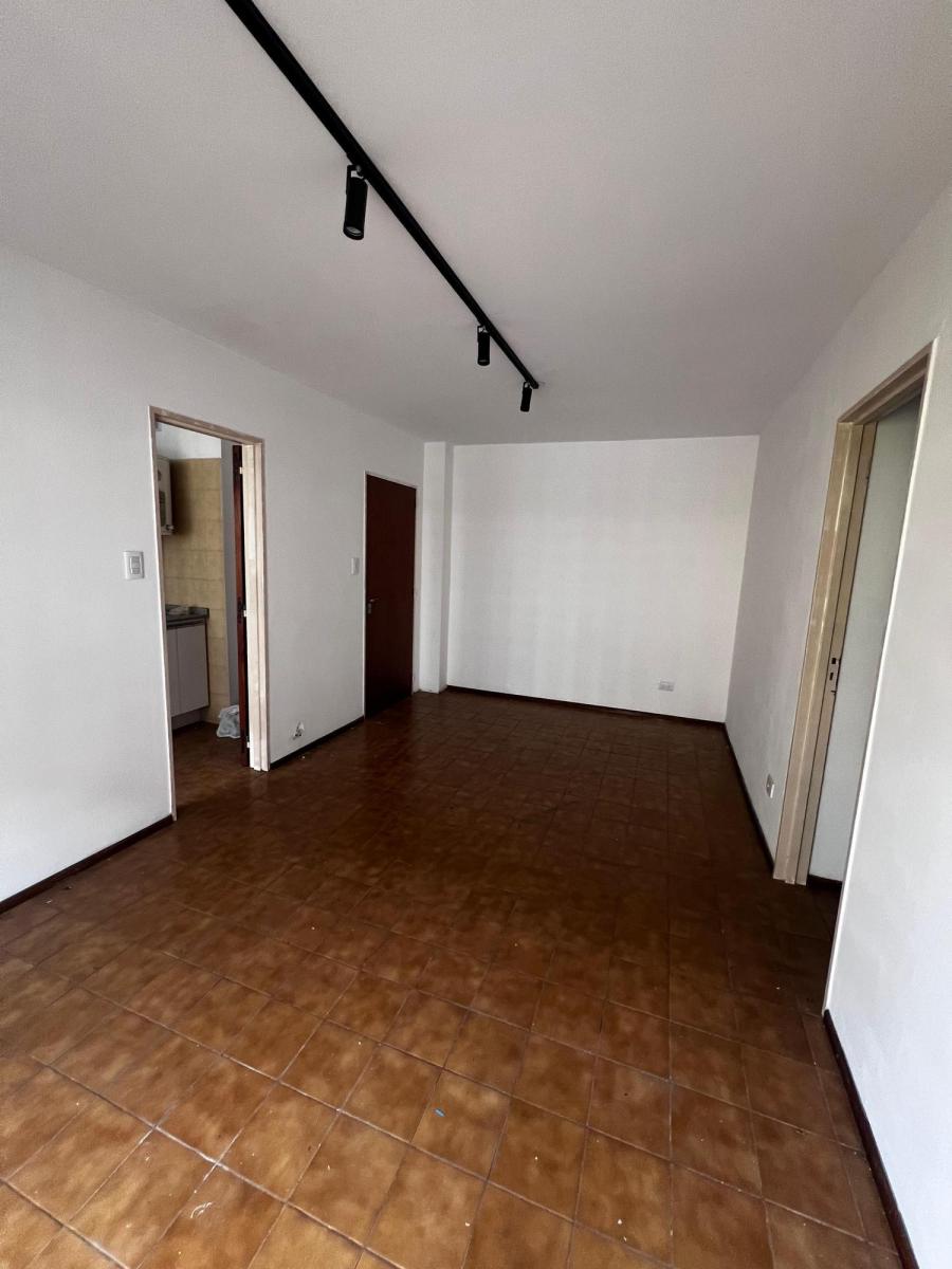 Depto de 2 Dorm en Venta en Alberdi - Frente Al Manuel Belgrano 5