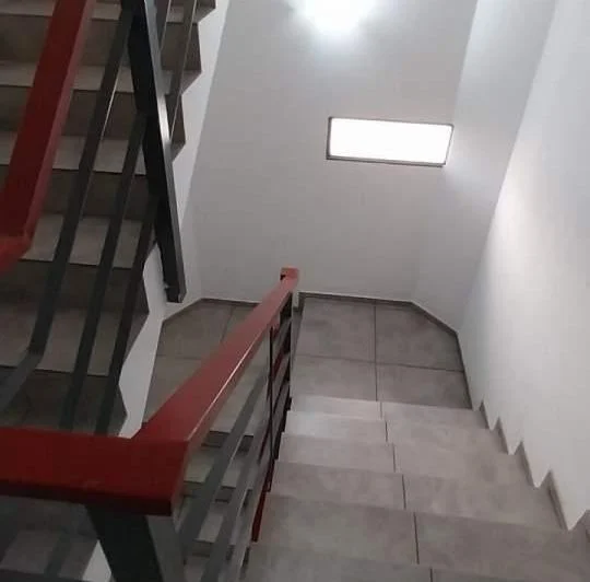 ALQUILER DE  DUPLEX EN CAYETANO SILVA A UNA CUADRA DE AV COLON 2