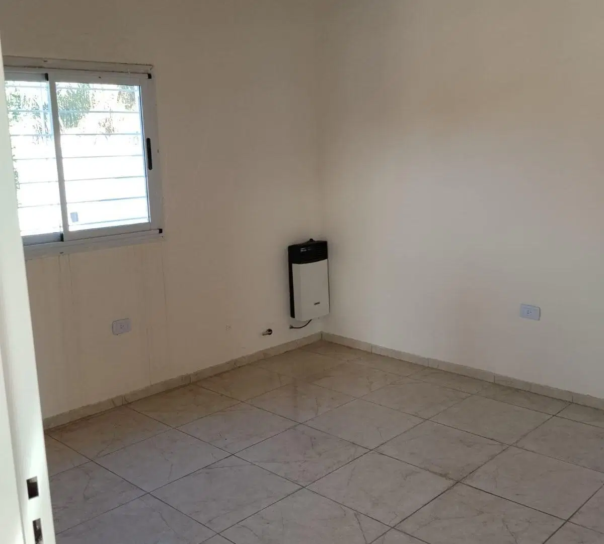 ALBERDI NEGOCIOS INMOBILIARIOS ALQUILA HERMOSO DTO DE 3 DORM. A ESTRENAR 4