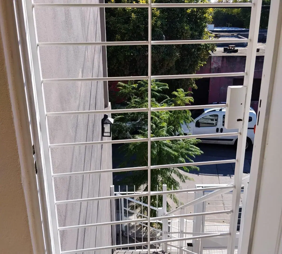 ALBERDI NEGOCIOS INMOBILIARIOS ALQUILA HERMOSO DTO DE 3 DORM. A ESTRENAR 1