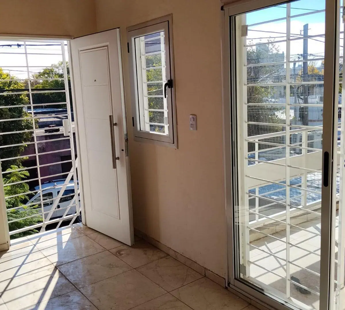 ALBERDI NEGOCIOS INMOBILIARIOS ALQUILA HERMOSO DTO DE 3 DORM. A ESTRENAR 2